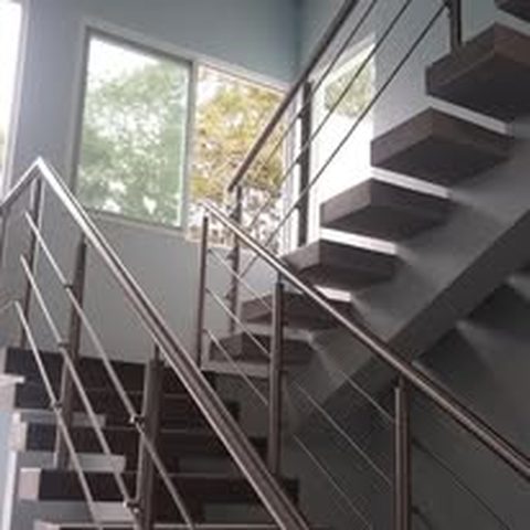 Barandal y vidrio templado